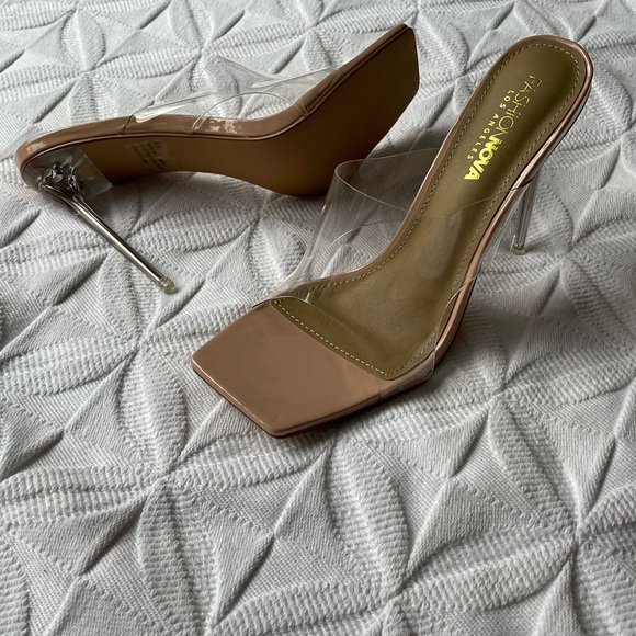 Fashion Nova Clear Nude Heels – Size 8.5 – NWT - Picture 1 of 5